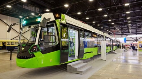 В Санкт-Петербурге впервые представлен трамвай «Чижик»
